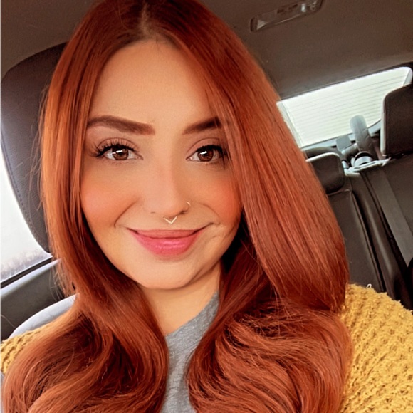 Meet your Posher, Alexis - Picture 1 of 1